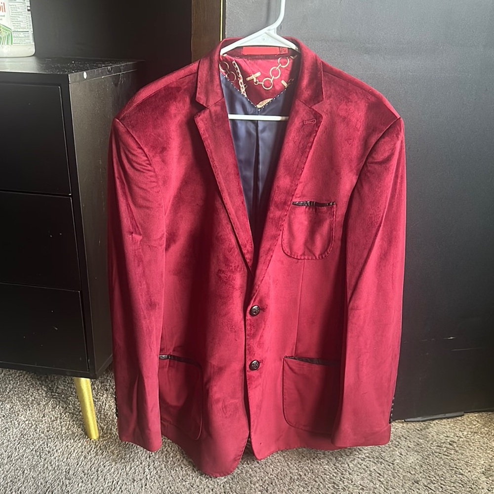 Luxurious Red Velvet Sport Coat with Notched Lapels